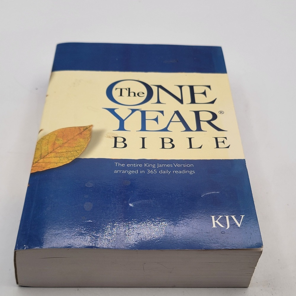 Tyndale The One Year Bible KJV Softcover 2004 Daily Readings Devotional Good